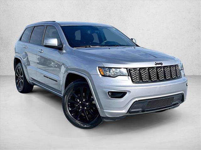Used 2019 Jeep Grand Cherokee Altitude image 12