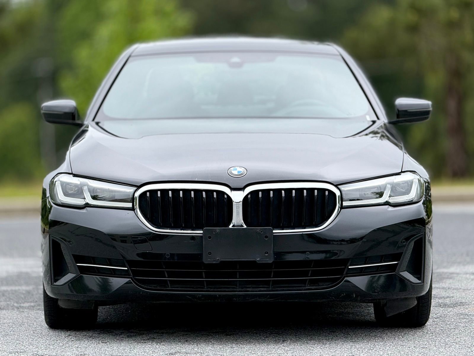 Used 2022 BMW 530i w/ M Sport Package RWD image 3