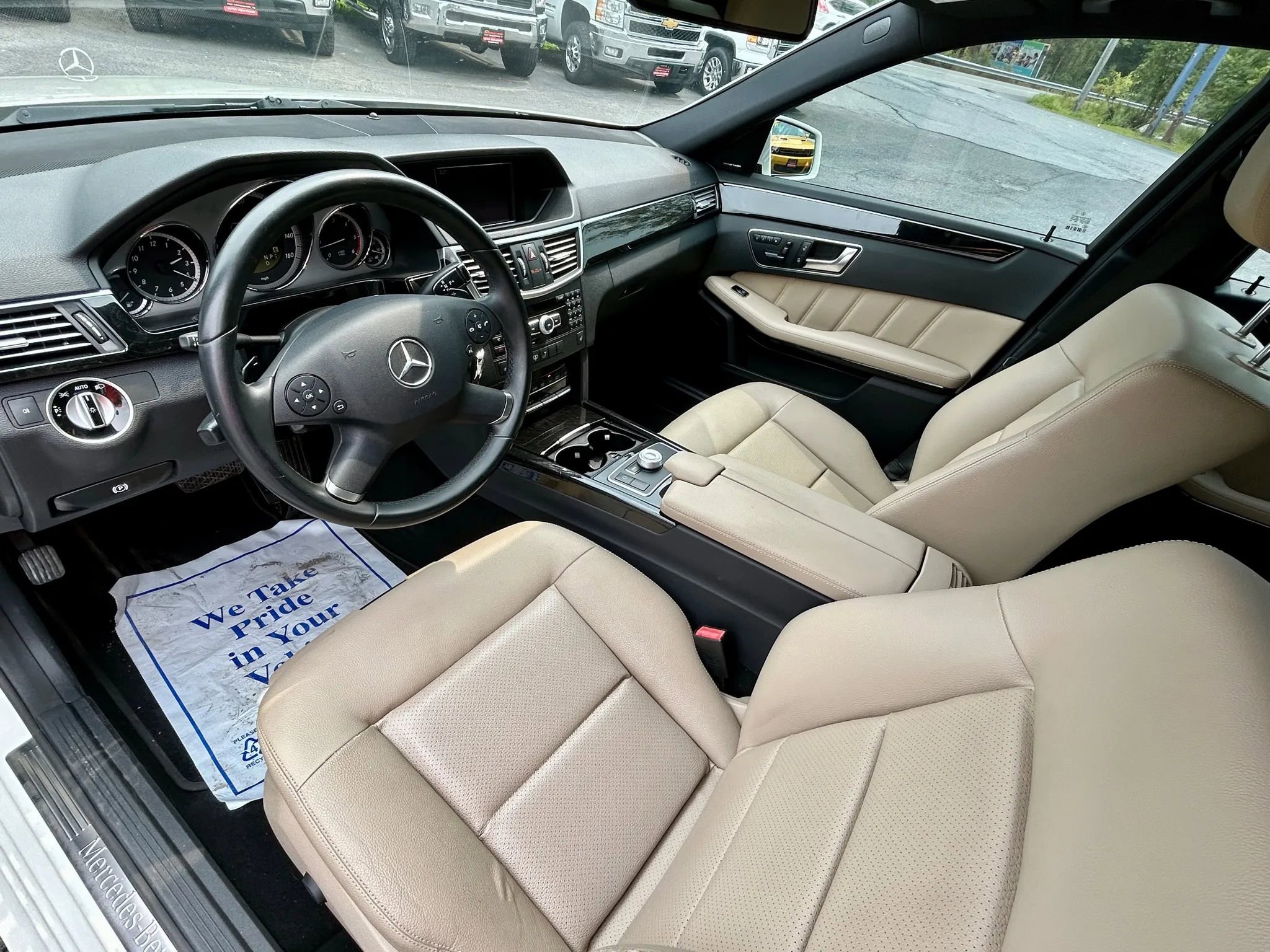 Used 2012 Mercedes-Benz E 350 BlueTEC Sedan image 2