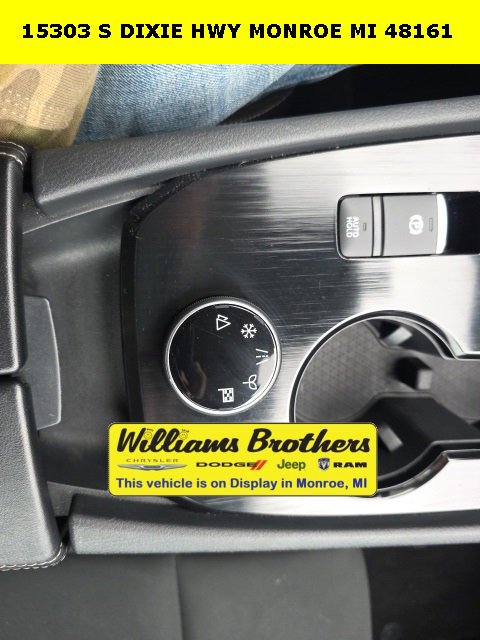 Used 2024 Nissan Rogue S image 19