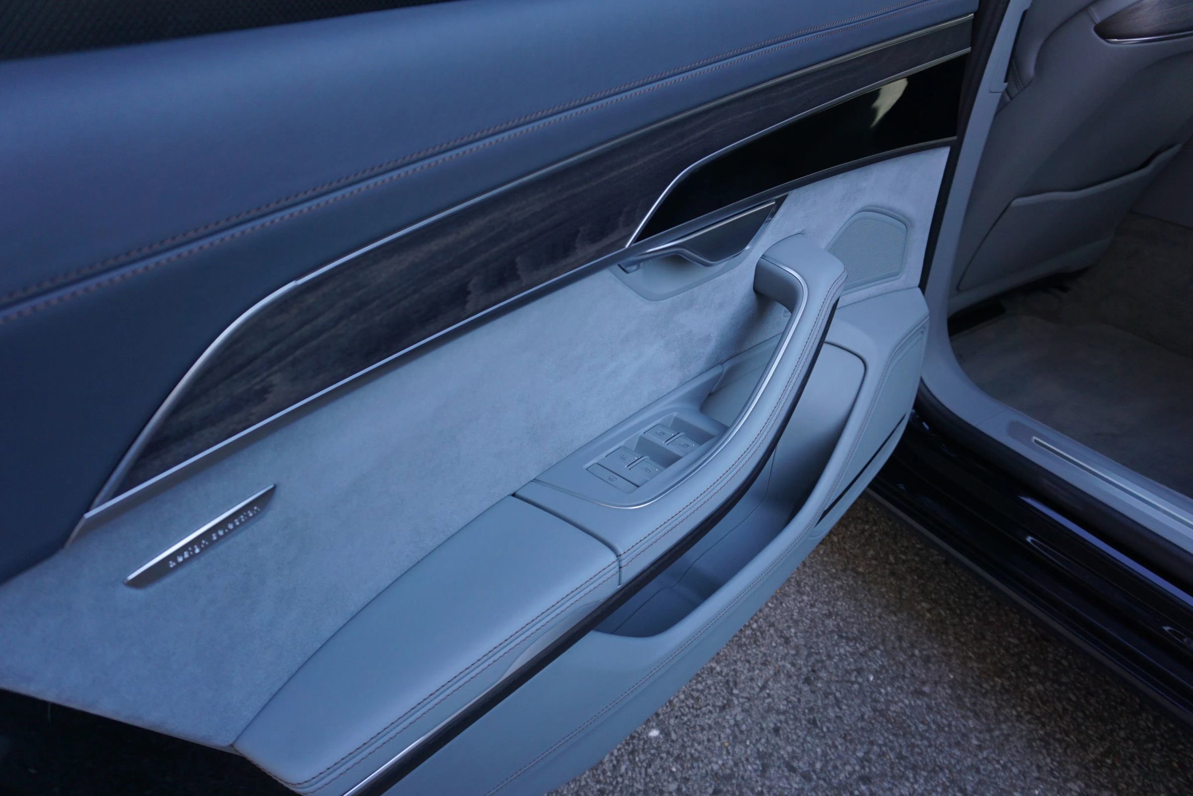 Used 2020 Audi A8 L 4.0T w/ Executive Package image 35