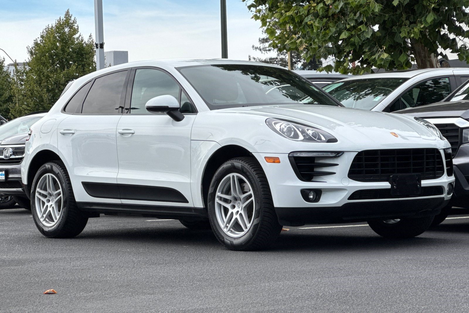 Used 2017 Porsche Macan AWD/4WD image 7