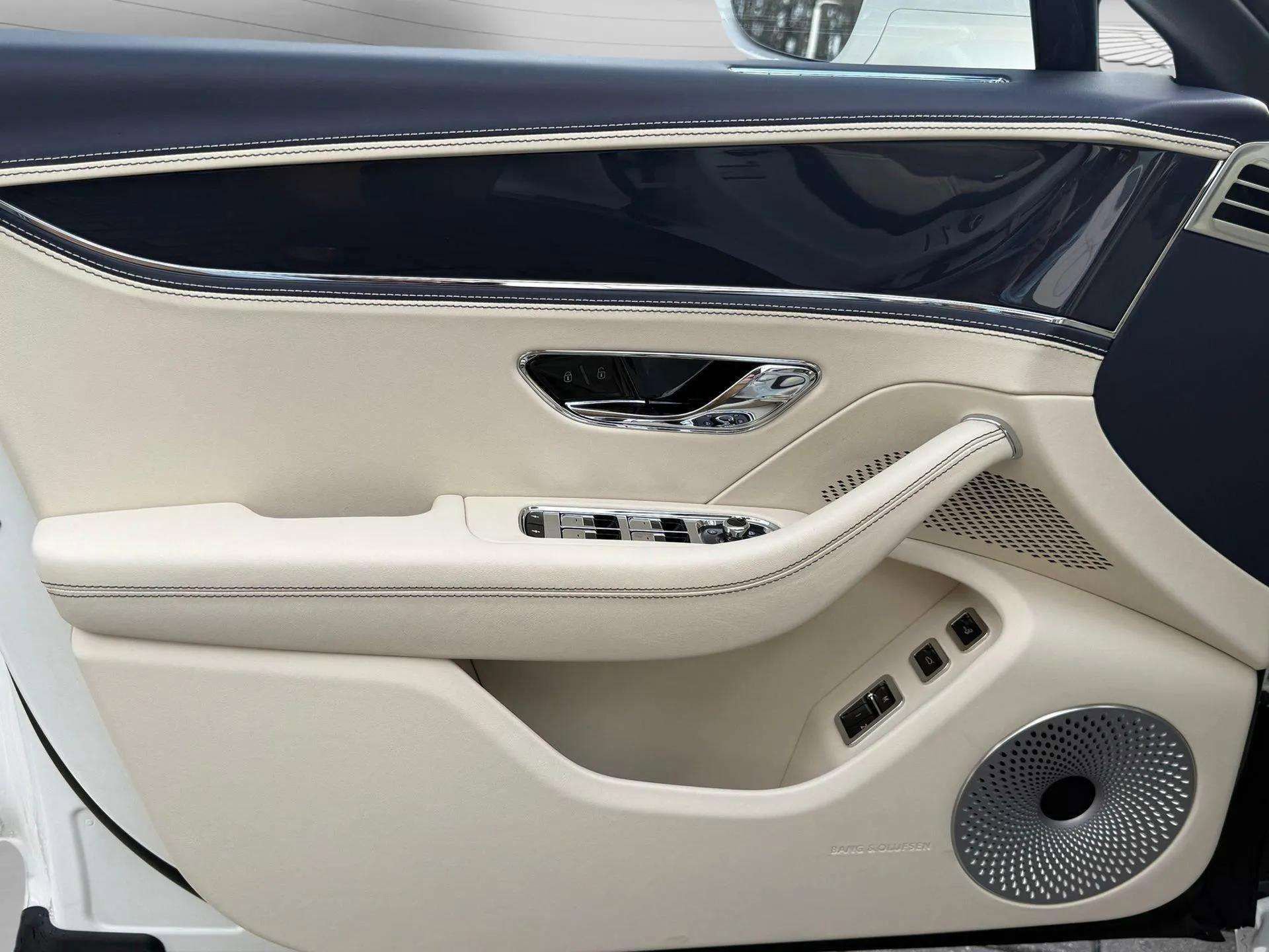 New 2026 Bentley Flying Spur Plug-In Hybrid image 33