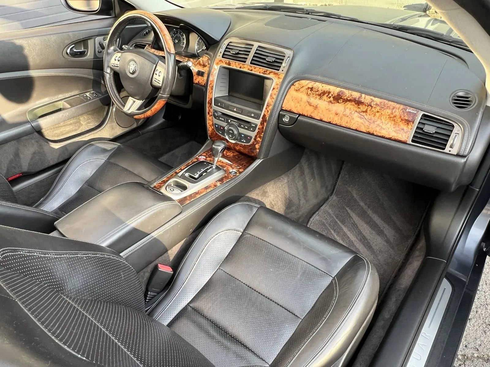 Used 2007 Jaguar XK Convertible image 16