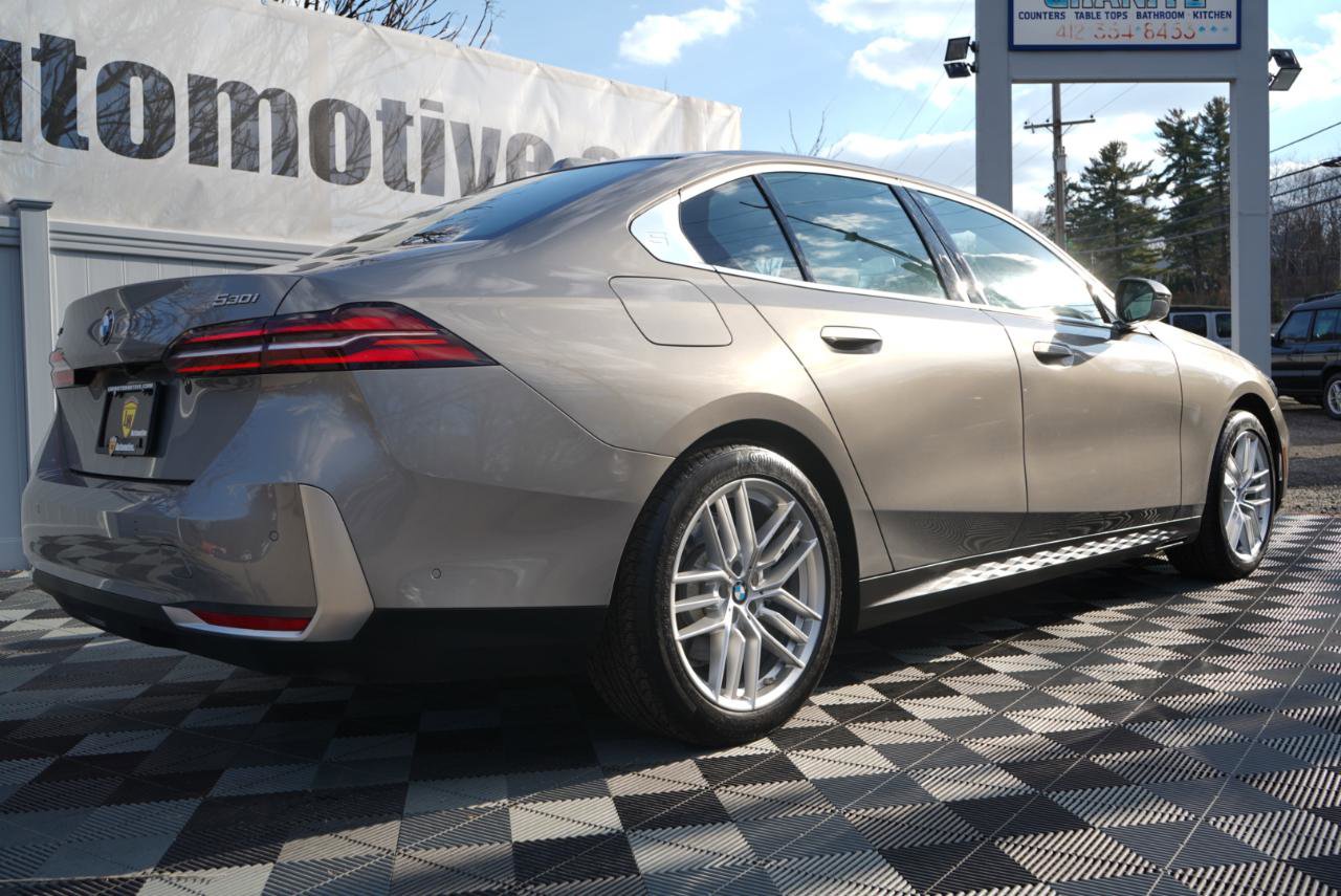 Used 2024 BMW 530i xDrive 530i xDrive Sedan w/ Convenience Package image 6