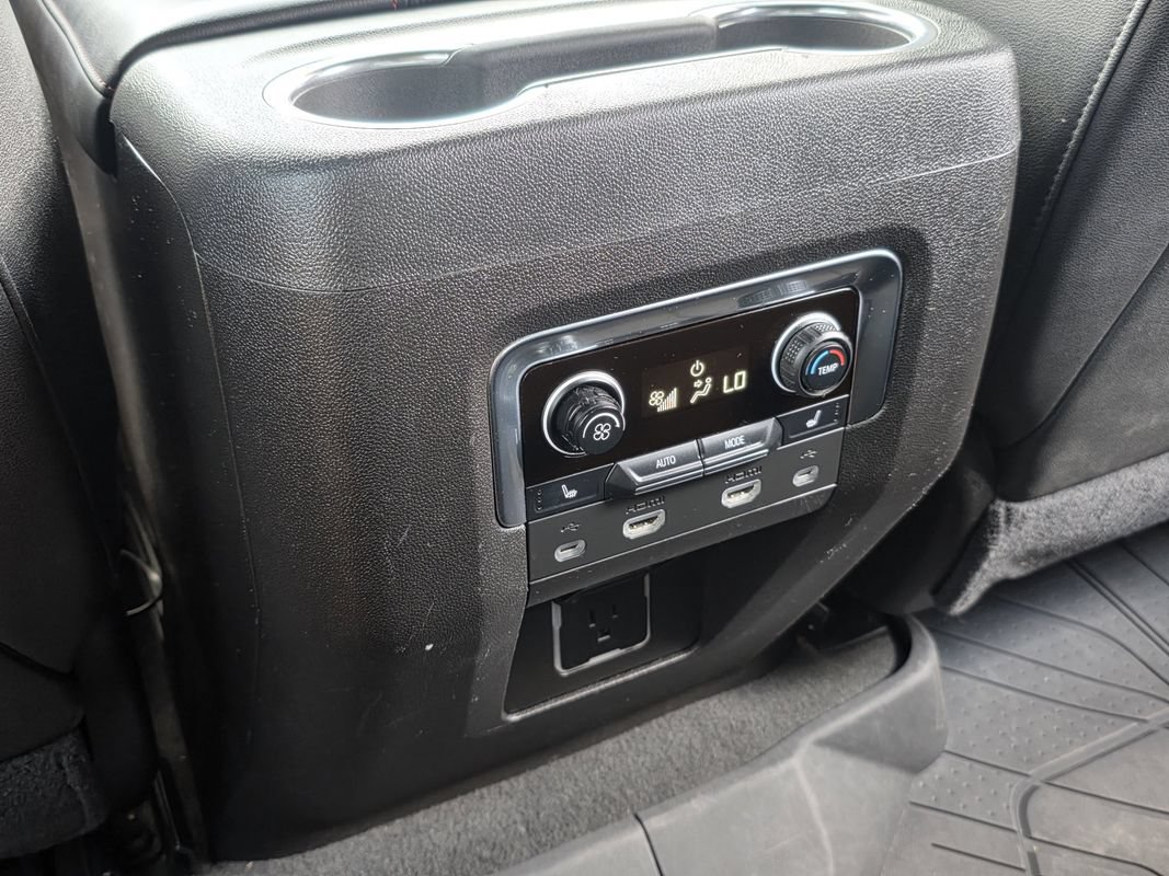 Used 2021 Chevrolet Tahoe RST w/ Luxury Package AWD/4WD image 33