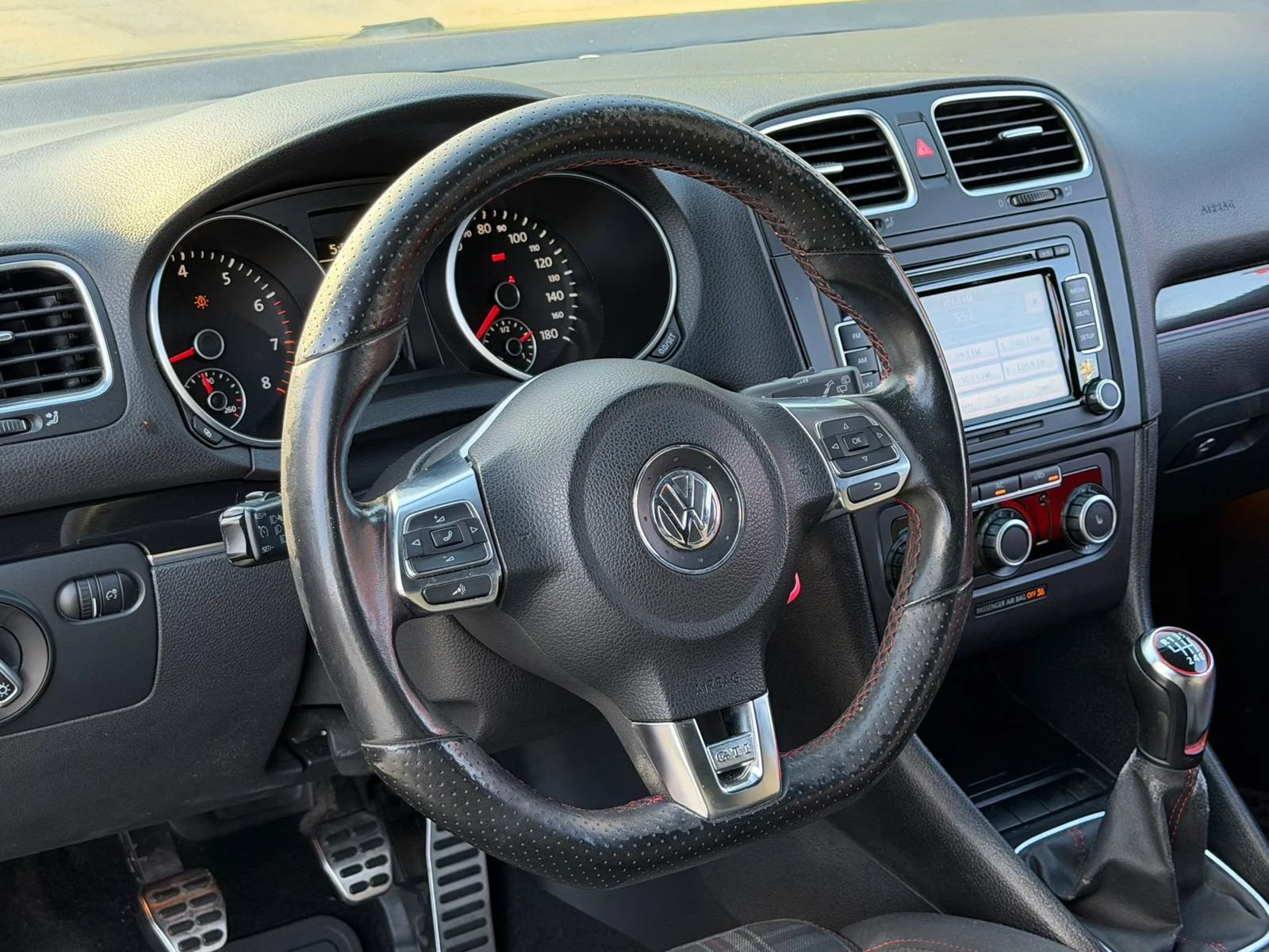 Used 2010 Volkswagen GTI 2-Door FWD image 17