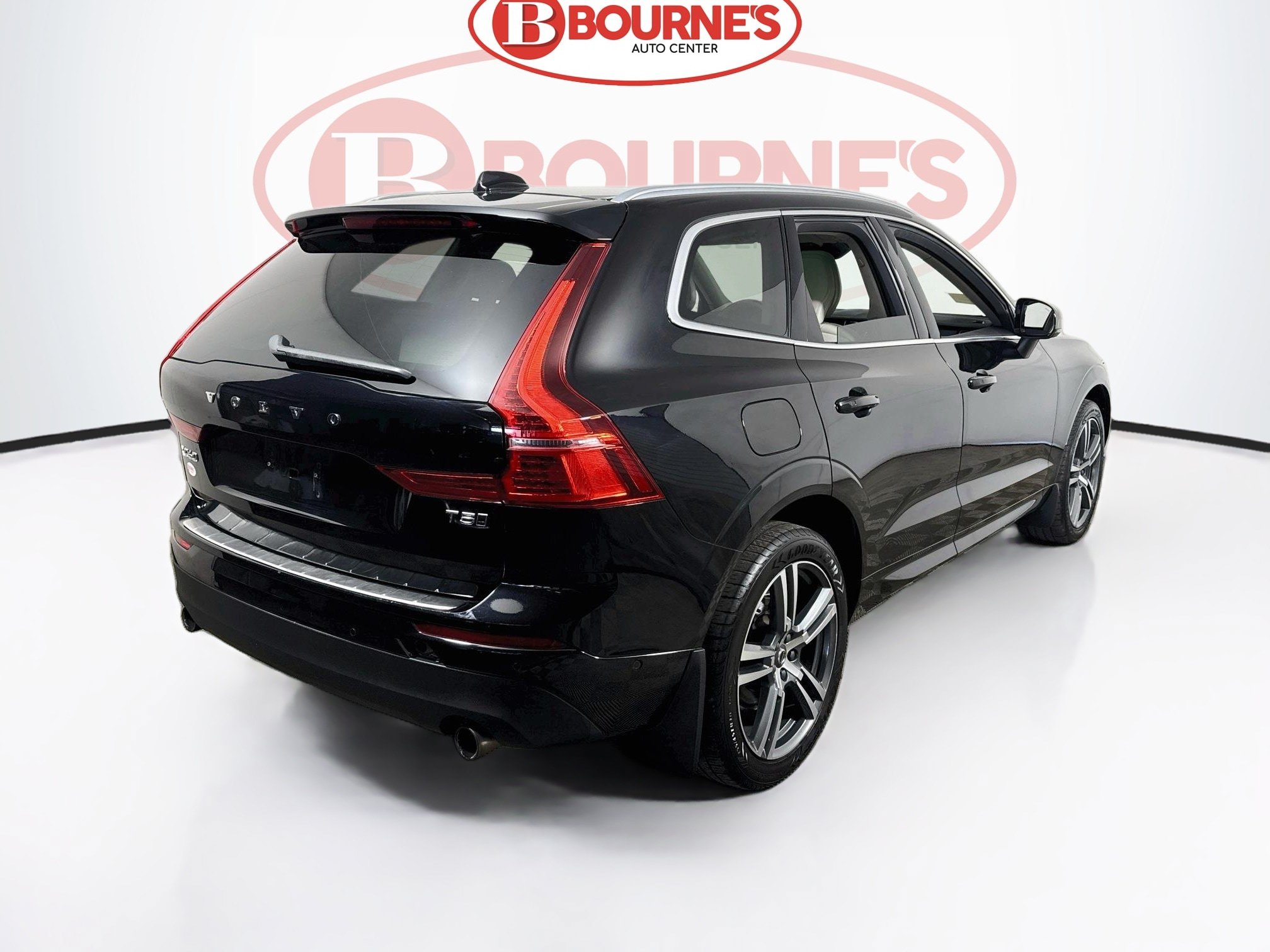 Used 2019 Volvo XC60 T5 Momentum w/ Premium Package AWD/4WD image 11