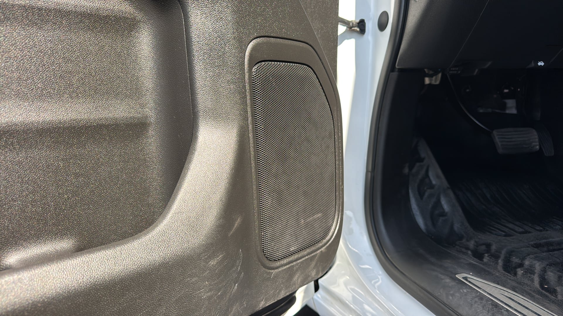 Used 2019 Chevrolet Silverado 1500 LT w/ Convenience Package AWD/4WD image 21