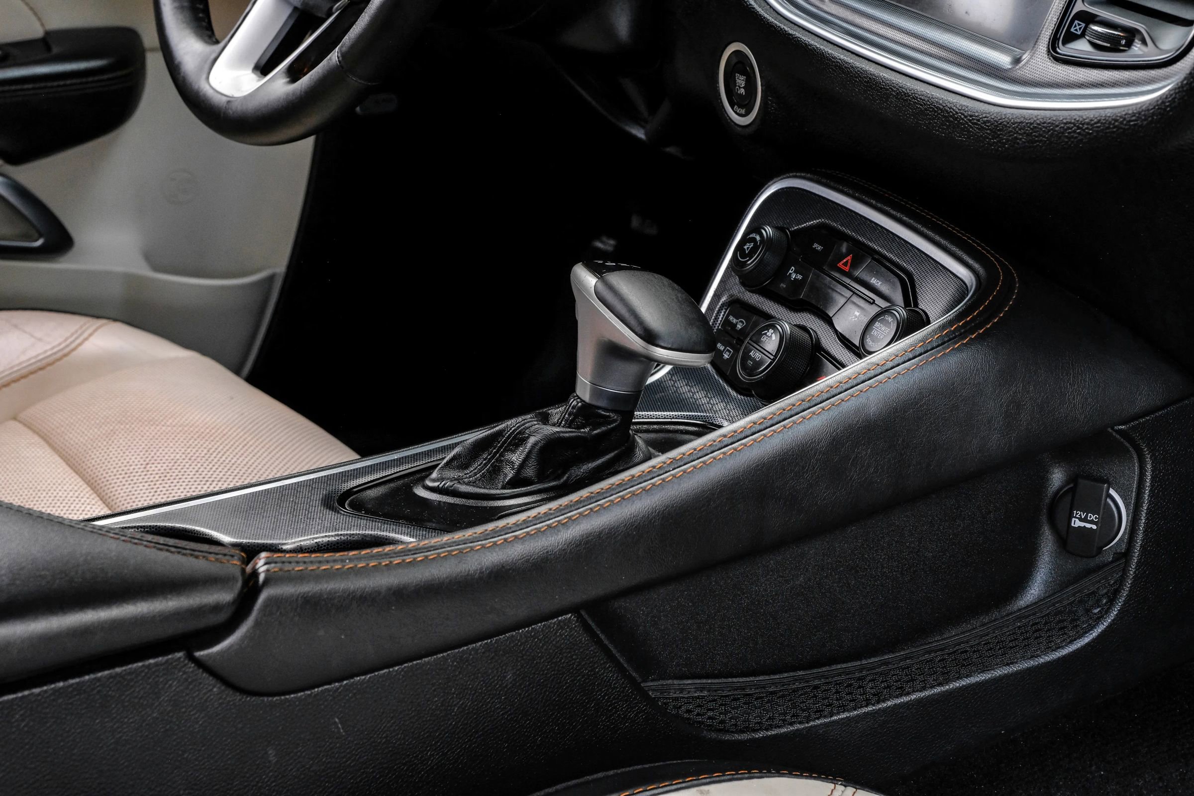 Used 2016 Dodge Challenger SXT Plus image 30