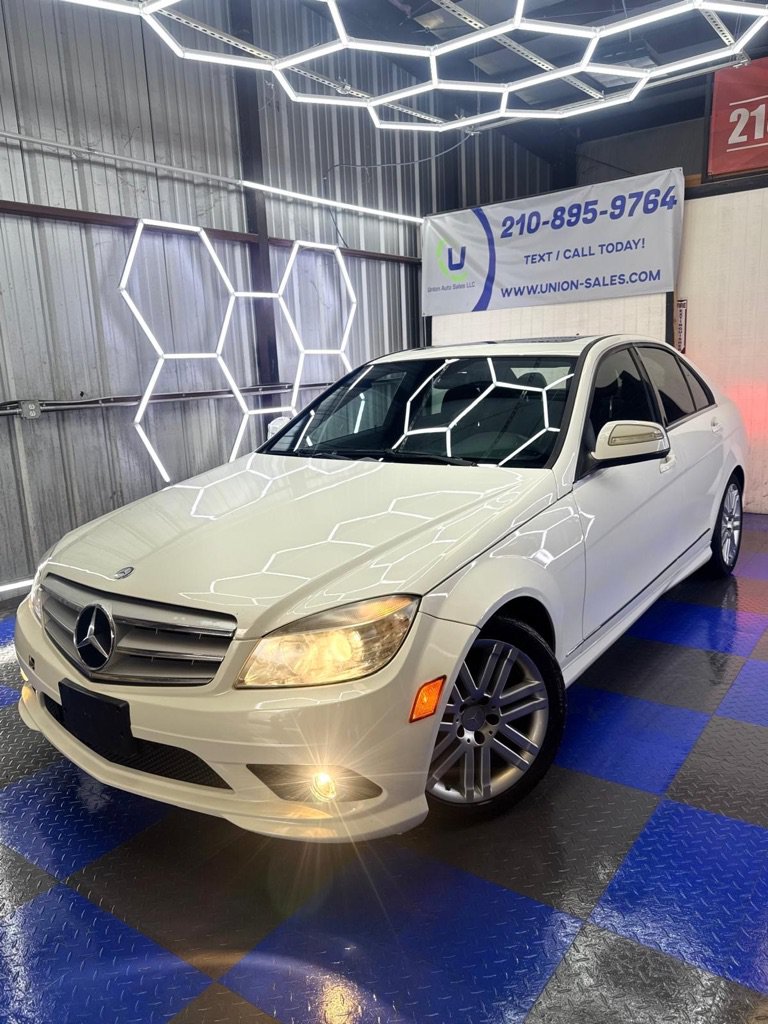 Used 2009 Mercedes-Benz C 300 Sedan image 12