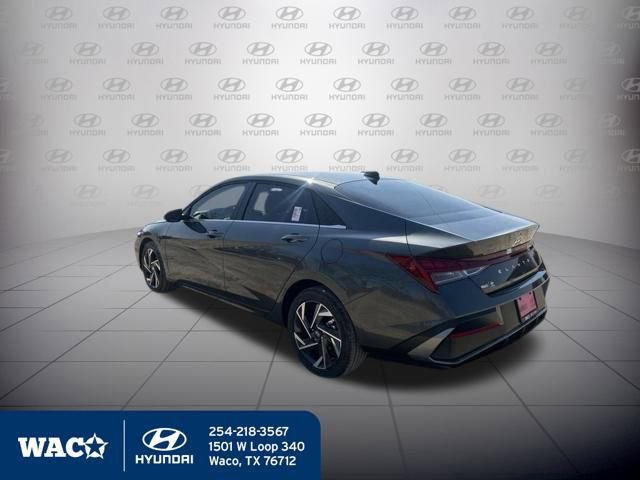 Used 2025 Hyundai Elantra SEL image 5