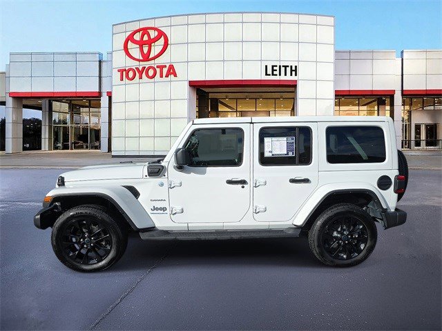 Used 2024 Jeep Wrangler Sahara w/ Technology Group image 6