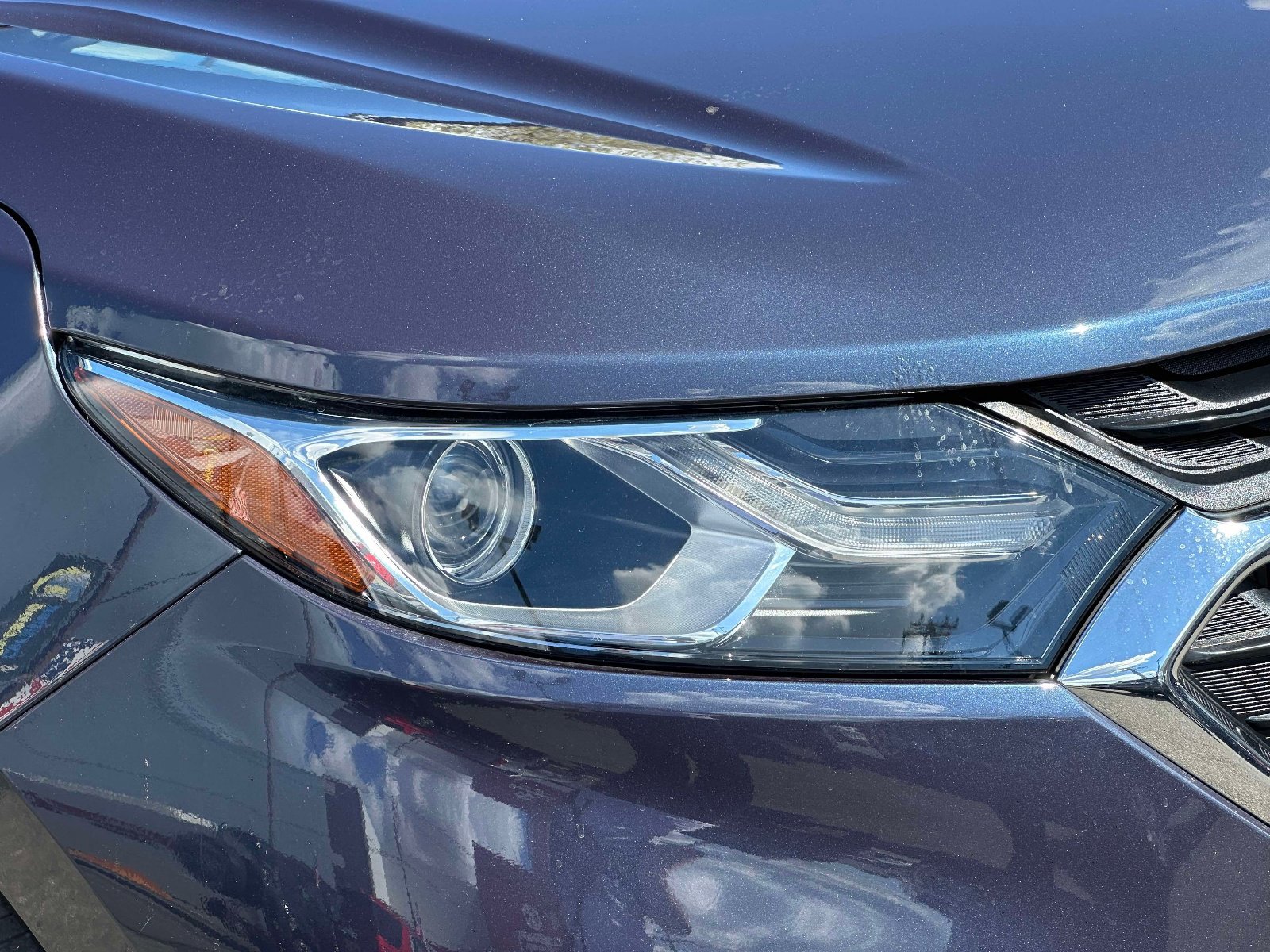 Used 2019 Chevrolet Equinox LT w/ Sun & Navigation Package image 7