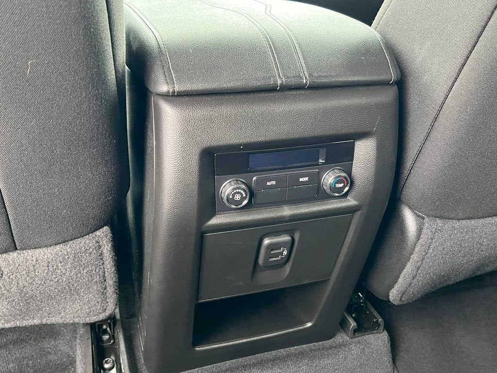 Certified 2023 Chevrolet Traverse LT w/ Rear Camera Mirror Package image 35