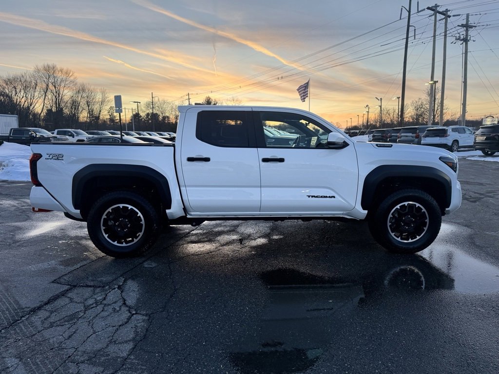 Used 2024 Toyota Tacoma TRD Off-Road image 7