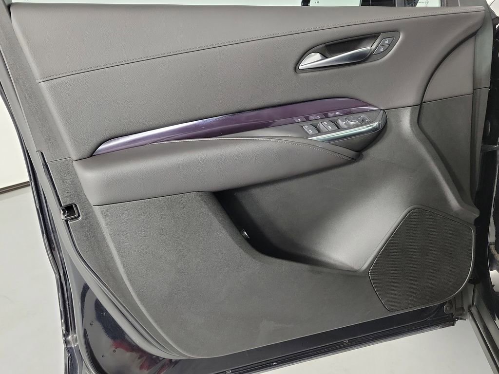 Certified 2023 Cadillac XT4 Luxury w/ Cold Weather Package FWD image 15