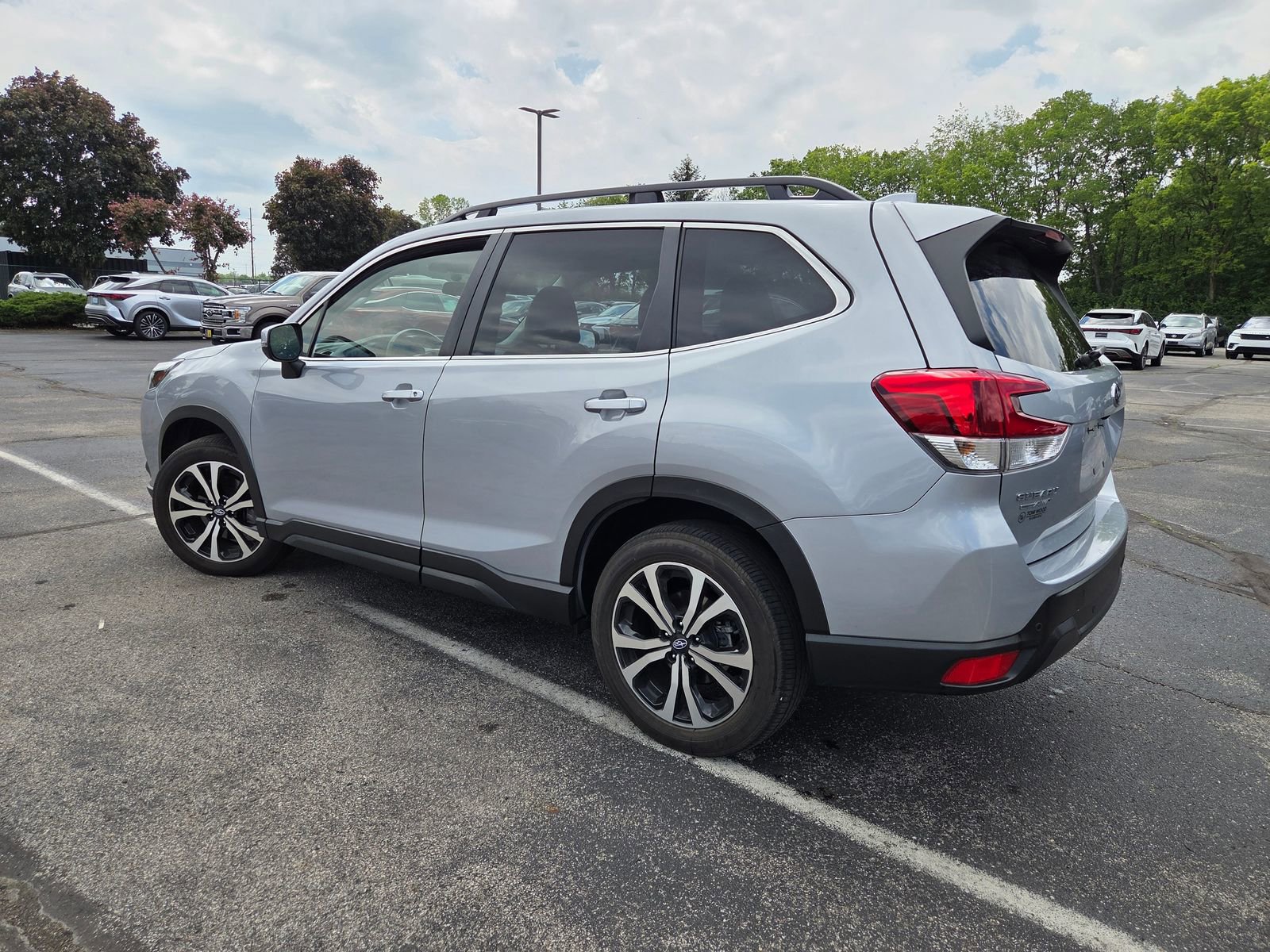 Used 2023 Subaru Forester Limited AWD/4WD image 13
