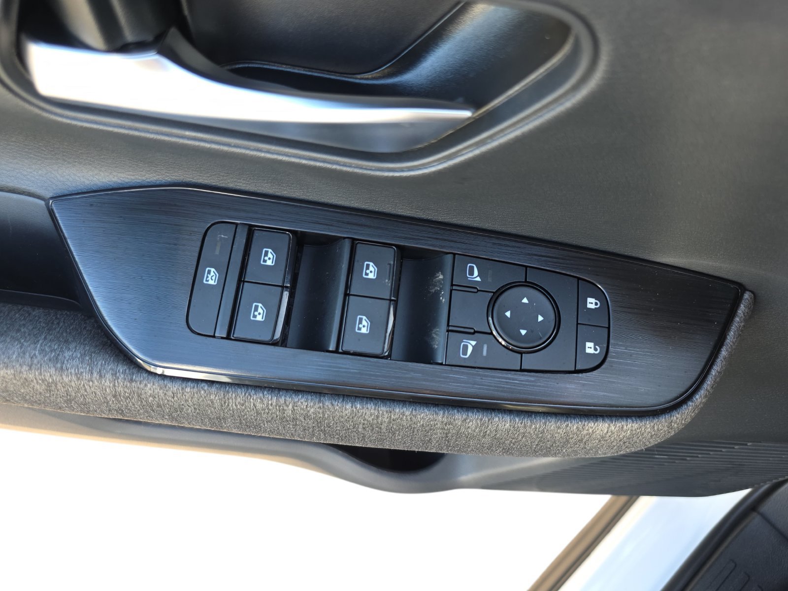New 2027 Nissan Kicks SV w/ SV Premium Package FWD image 26