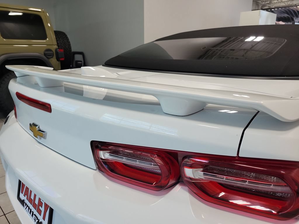 Used 2023 Chevrolet Camaro LT RWD image 12