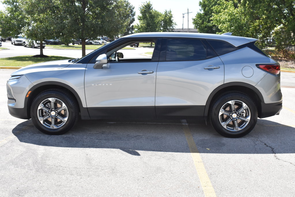 Used 2025 Chevrolet Blazer LT AWD/4WD image 7