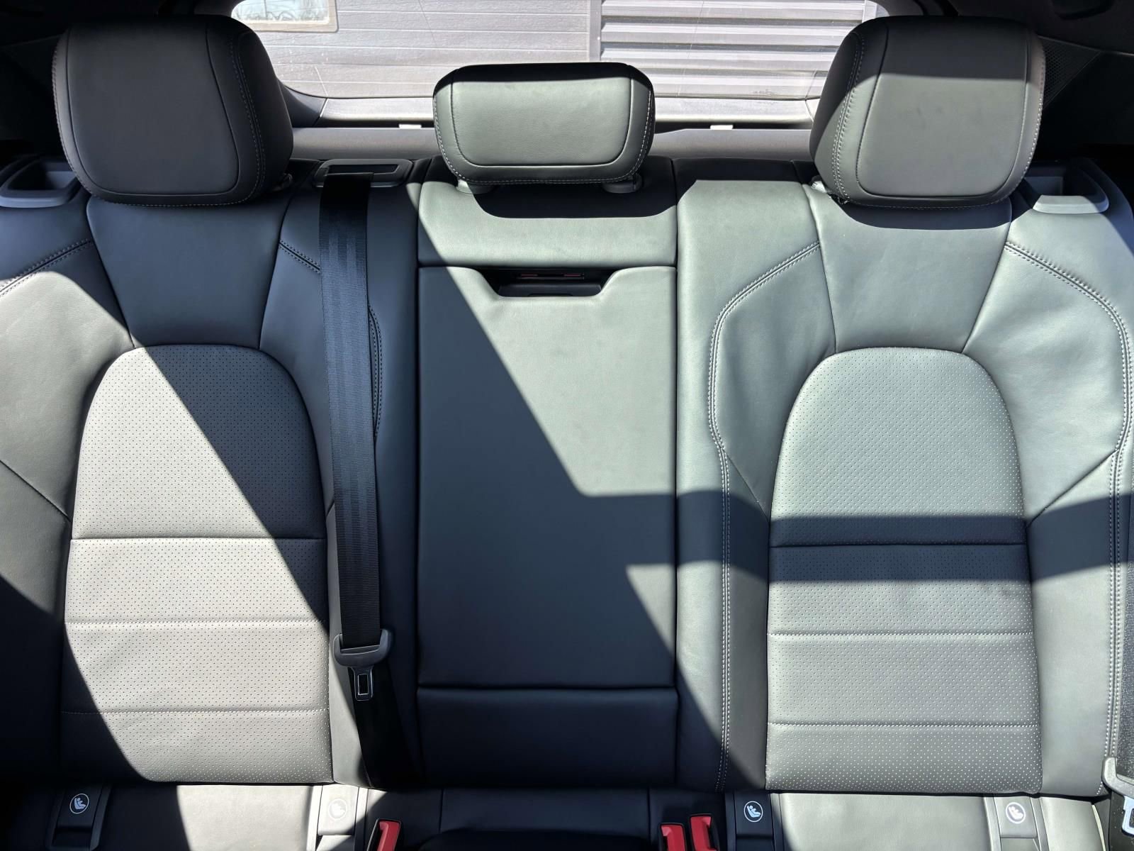 New 2026 Porsche Macan 4 Electric image 38