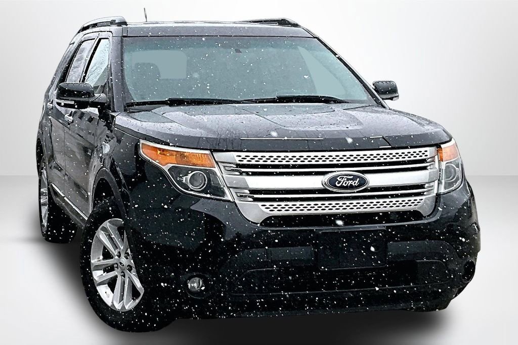 Used 2014 Ford Explorer XLT w/ Equipment Group 202A image 3