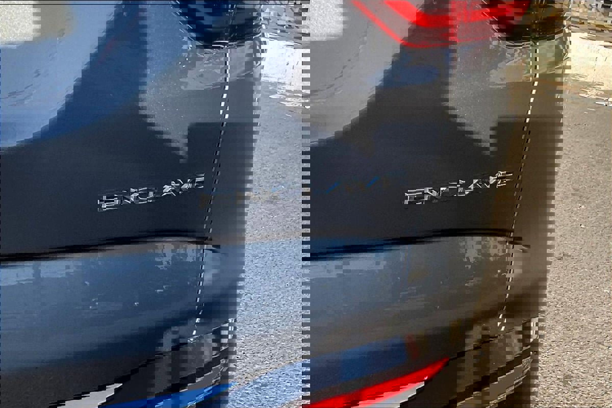 Used 2019 Buick Enclave Essence image 8