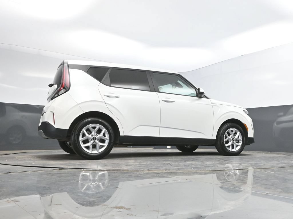 Used 2025 Kia Soul LX w/ LX Technology Package FWD image 38