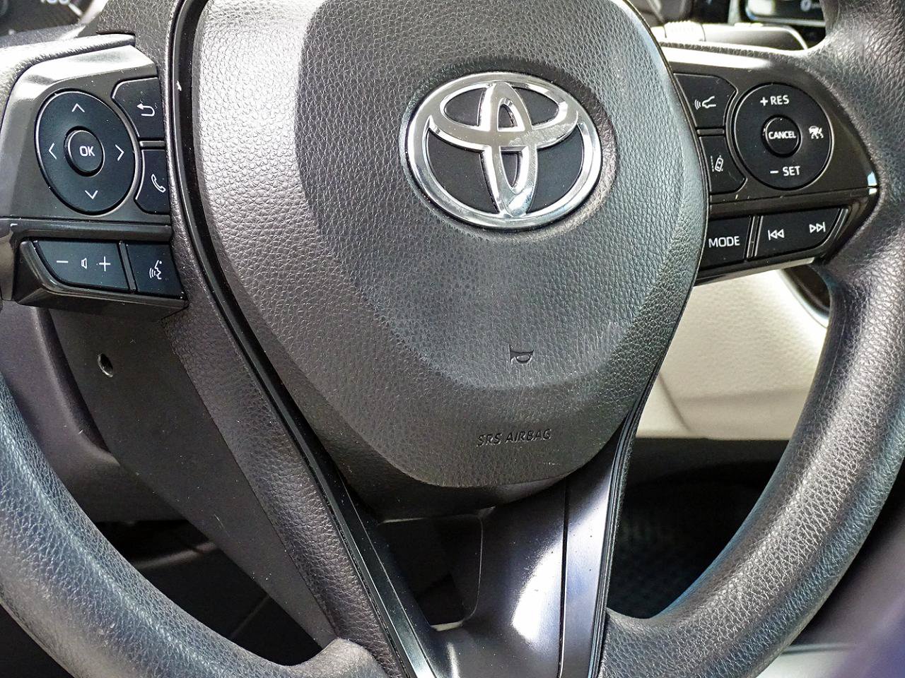 Used 2022 Toyota Corolla LE FWD image 22
