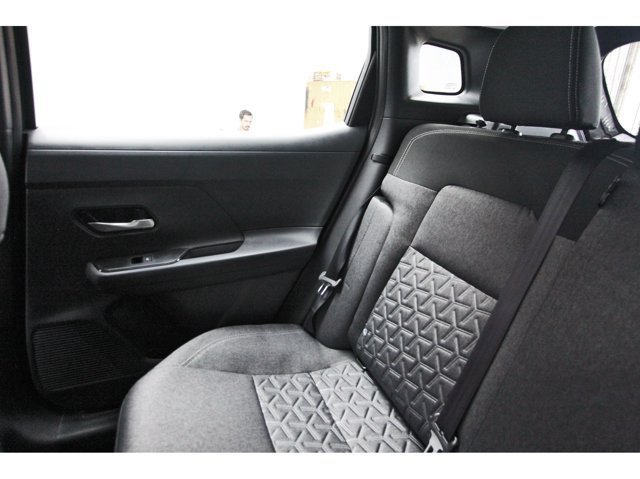 New 2027 Nissan Kicks SV w/ Cold Weather Package FWD image 9