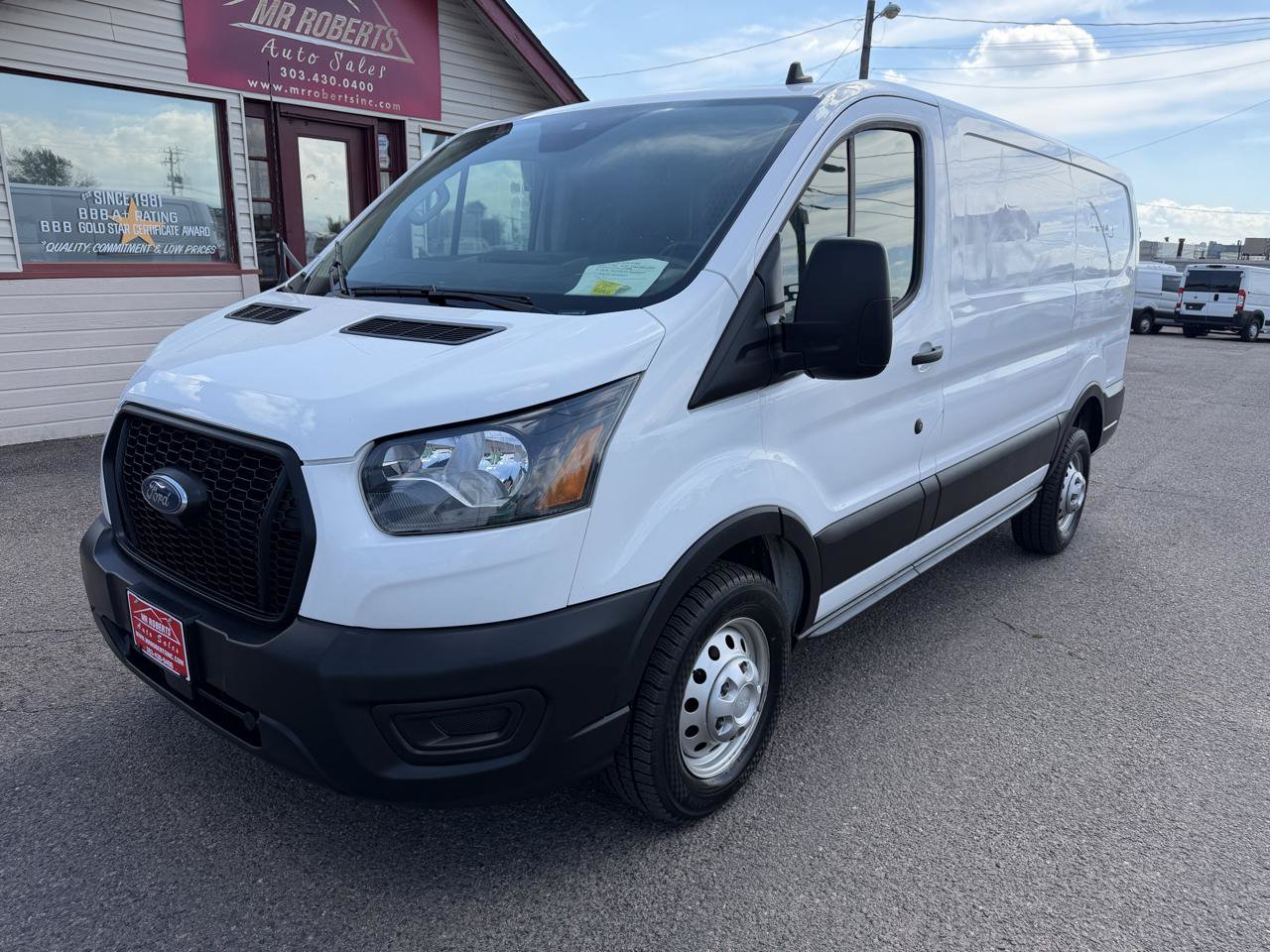 Used 2023 Ford Transit 250 Low Roof AWD image 4