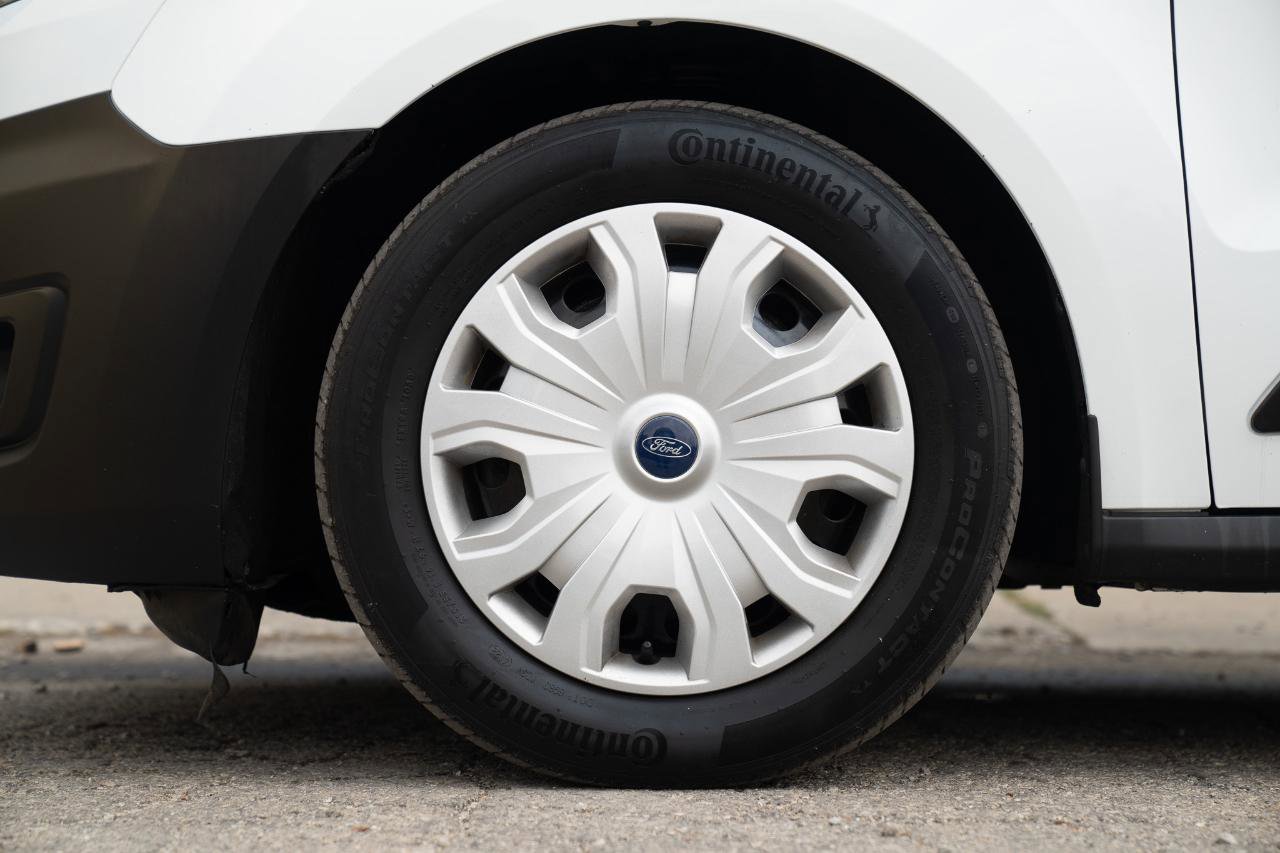 Used 2022 Ford Transit Connect XL image 9