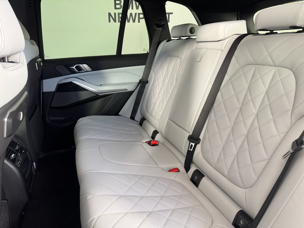 New 2026 BMW X5 xDrive40i w/ M Sport Package AWD/4WD image 15