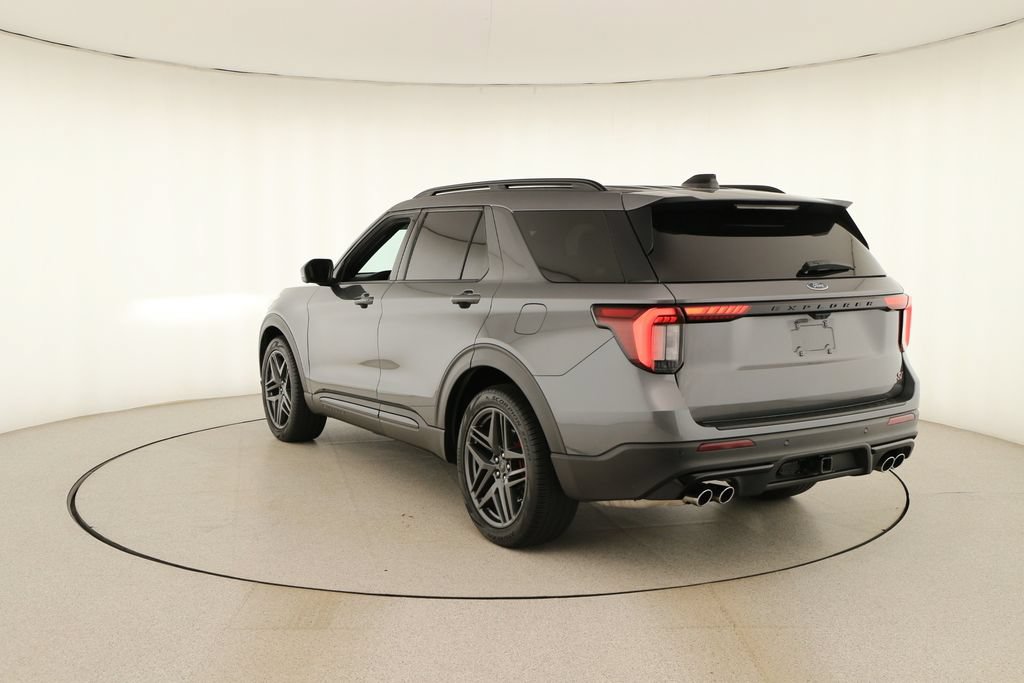 Used 2025 Ford Explorer ST AWD/4WD image 4