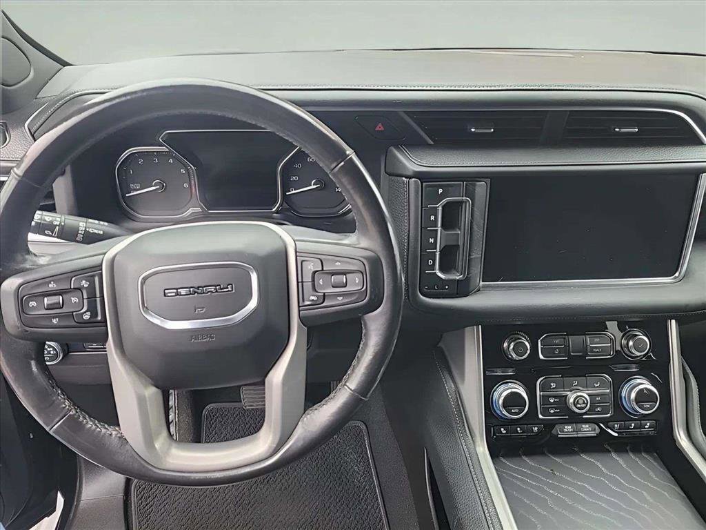 Used 2021 GMC Yukon XL Denali w/ Denali Premium Package image 10