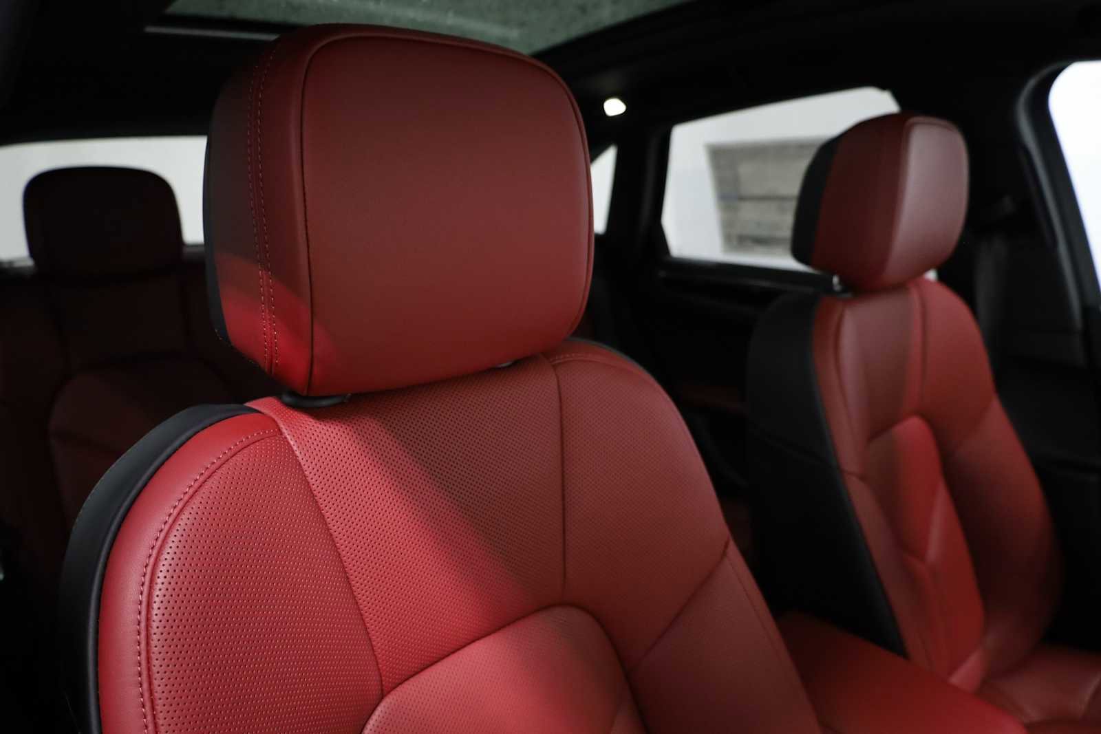 New 2026 Porsche Macan image 22