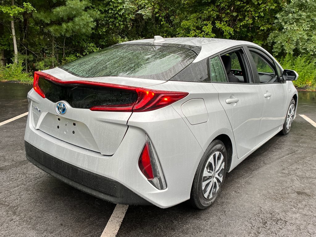 Certified 2021 Toyota Prius Prime LE FWD image 5