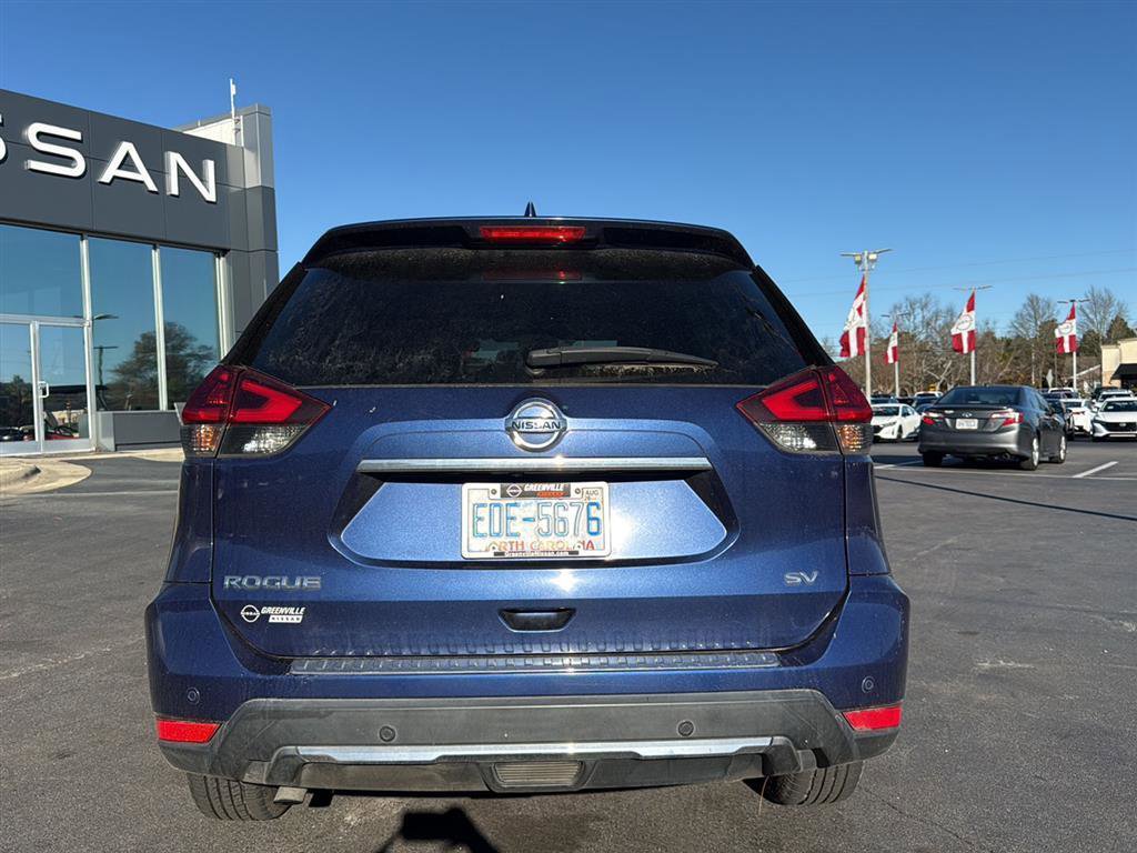 Used 2020 Nissan Rogue SV image 3