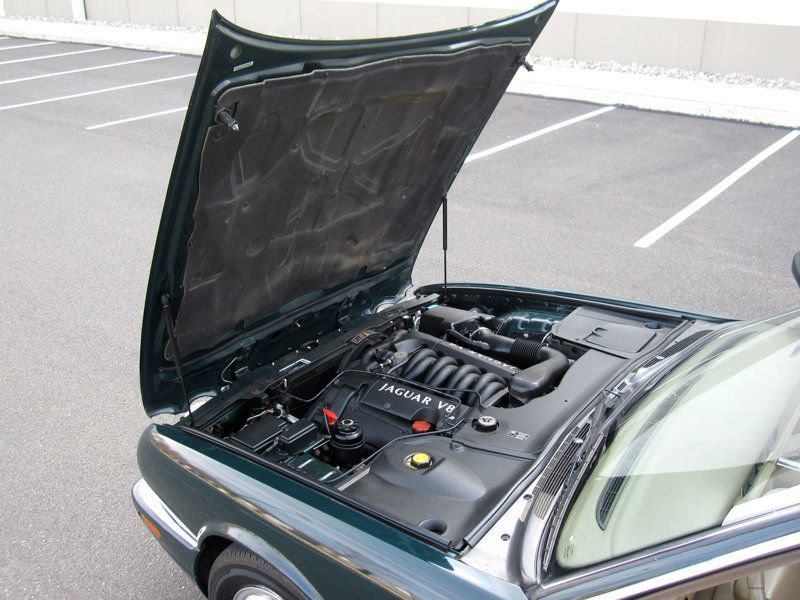 Used 2000 Jaguar XJ8 image 31