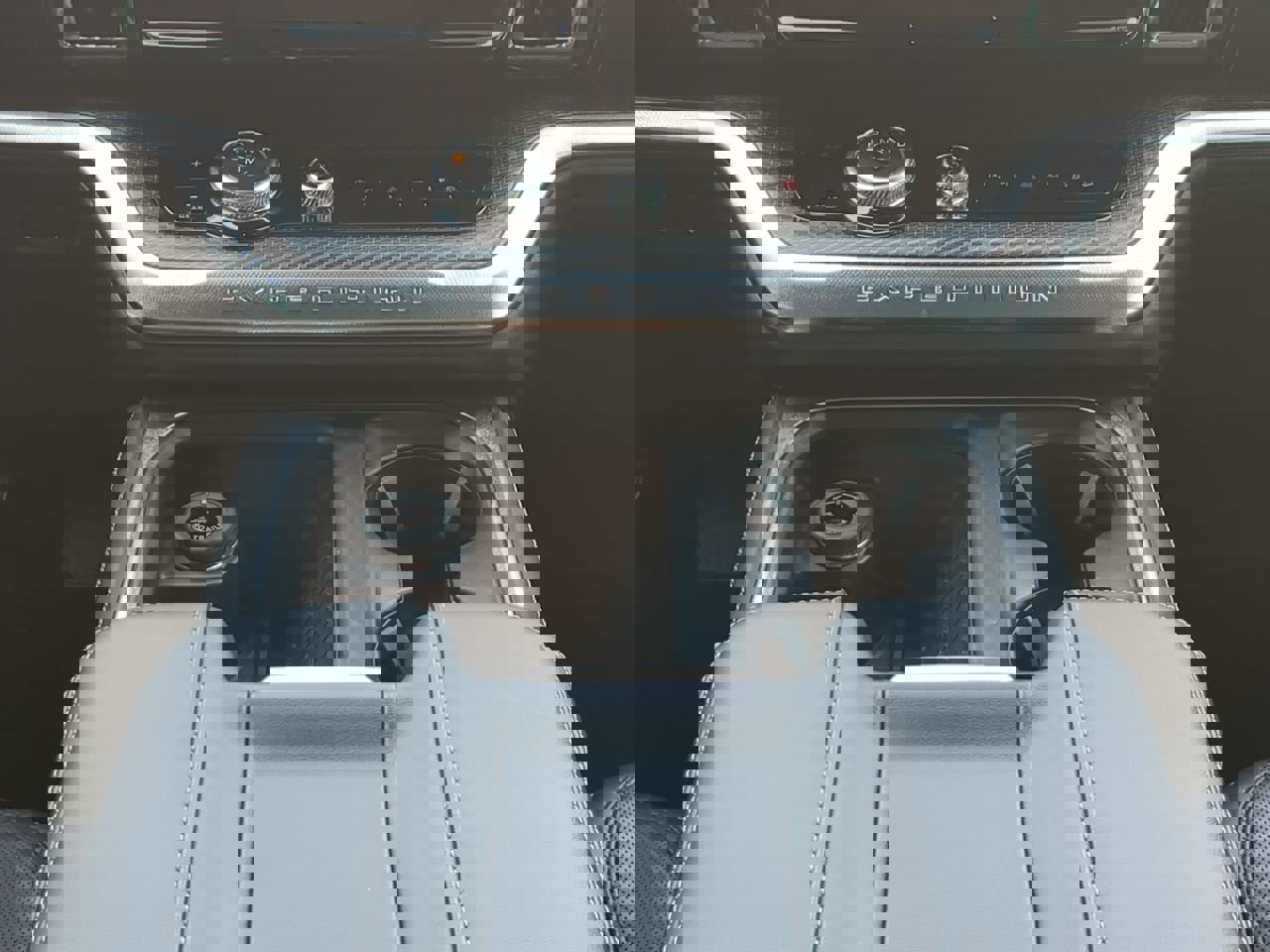 Certified 2025 Ford Expedition Max Platinum w/ Stealth Performance Package image 17