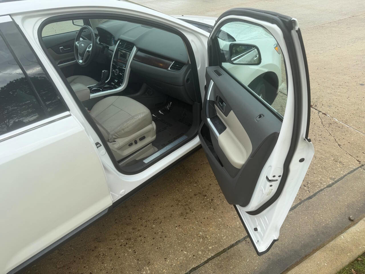 Used 2013 Ford Edge Limited image 22