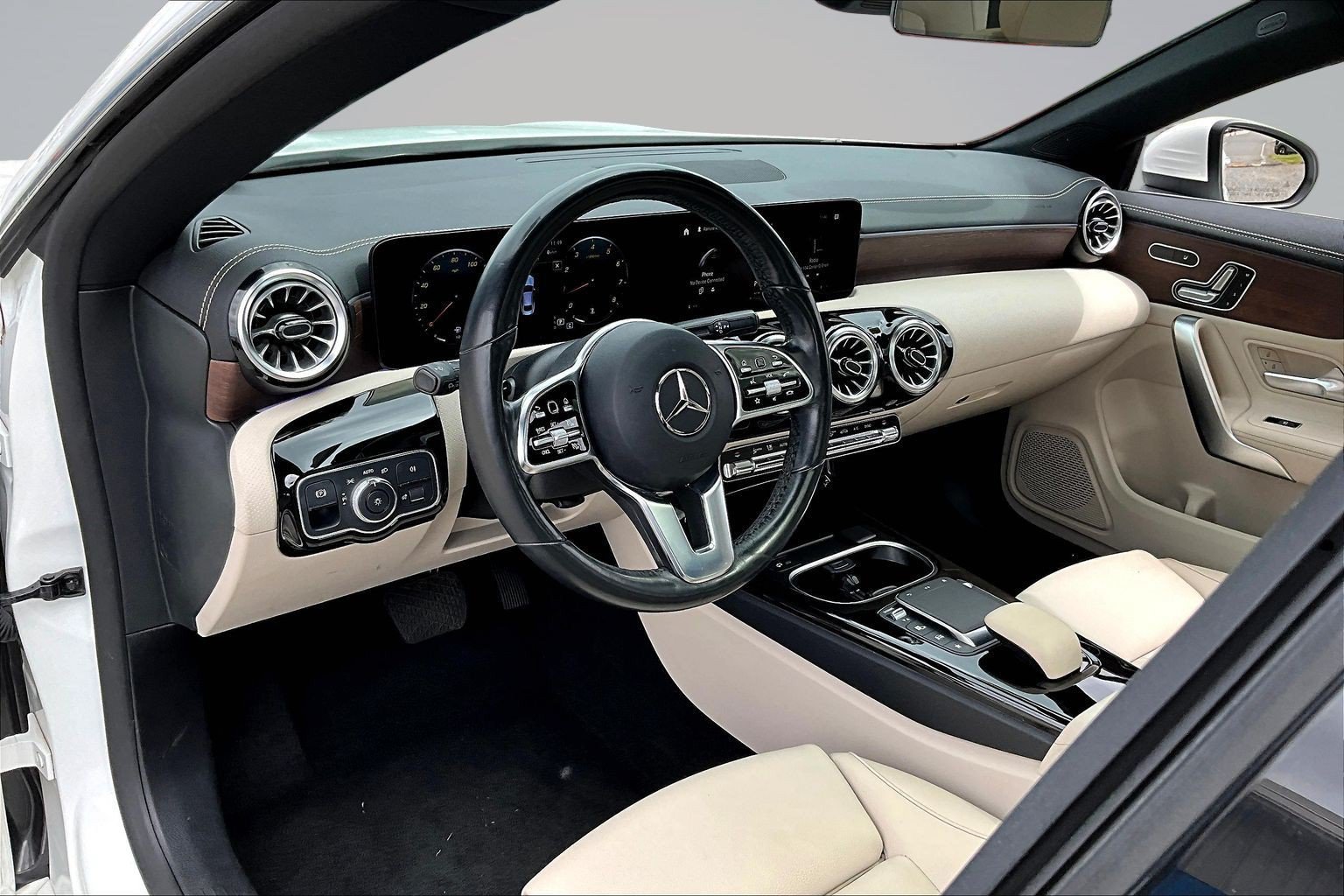 Used 2023 Mercedes-Benz CLA 250 4MATIC w/ Premium Package image 13