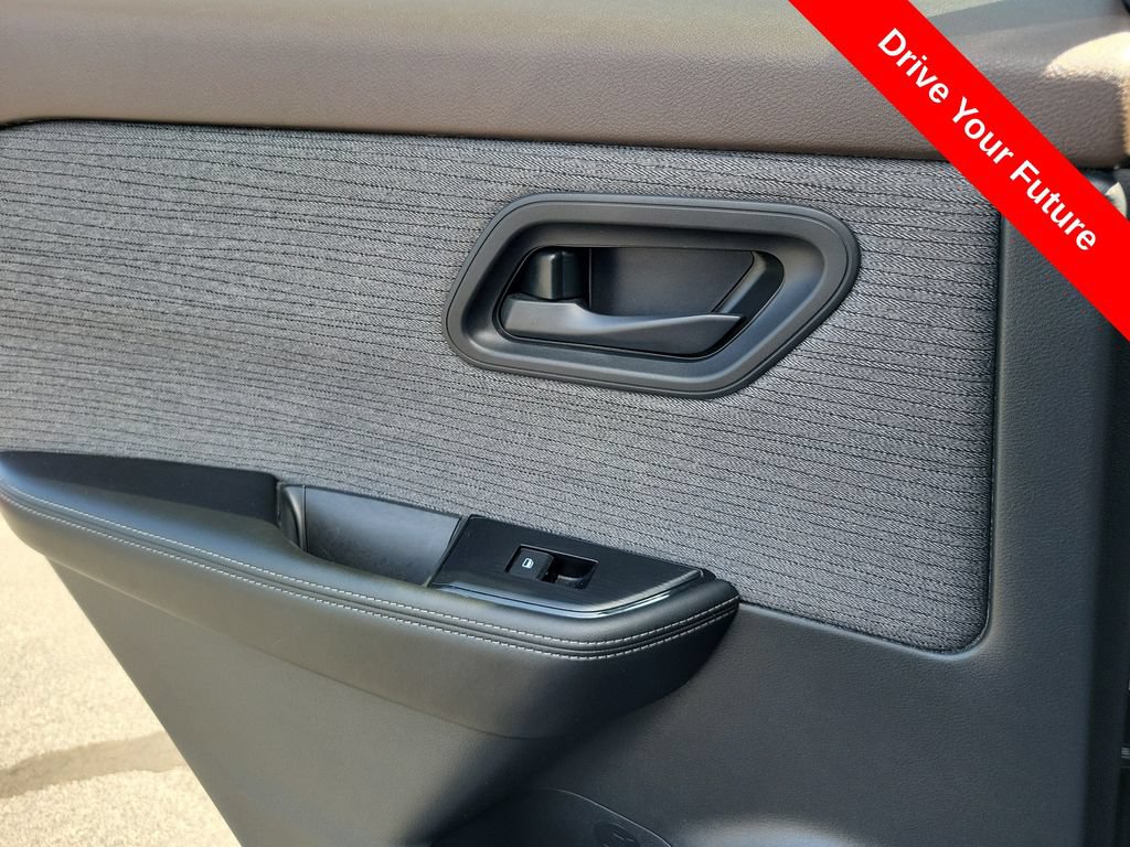 Used 2021 Nissan Rogue S FWD image 20