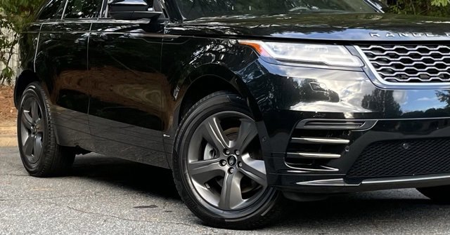 Used 2021 Land Rover Range Rover Velar R-Dynamic S image 11