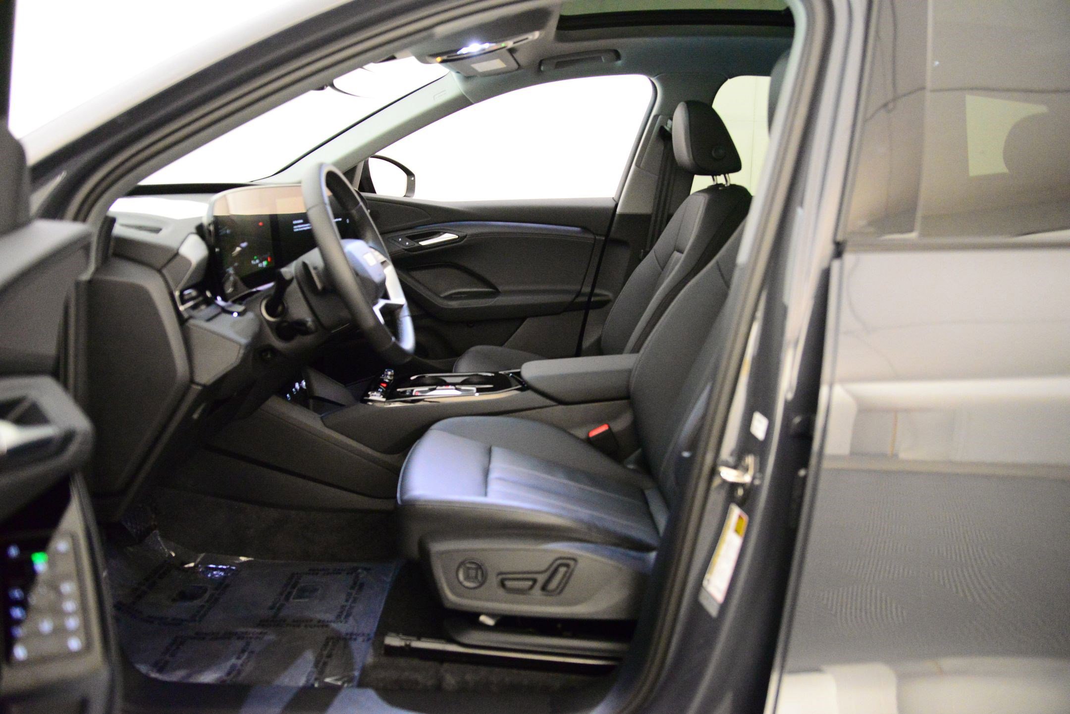 Certified 2025 Audi Q6 e-tron Premium w/ Convenience Package image 25