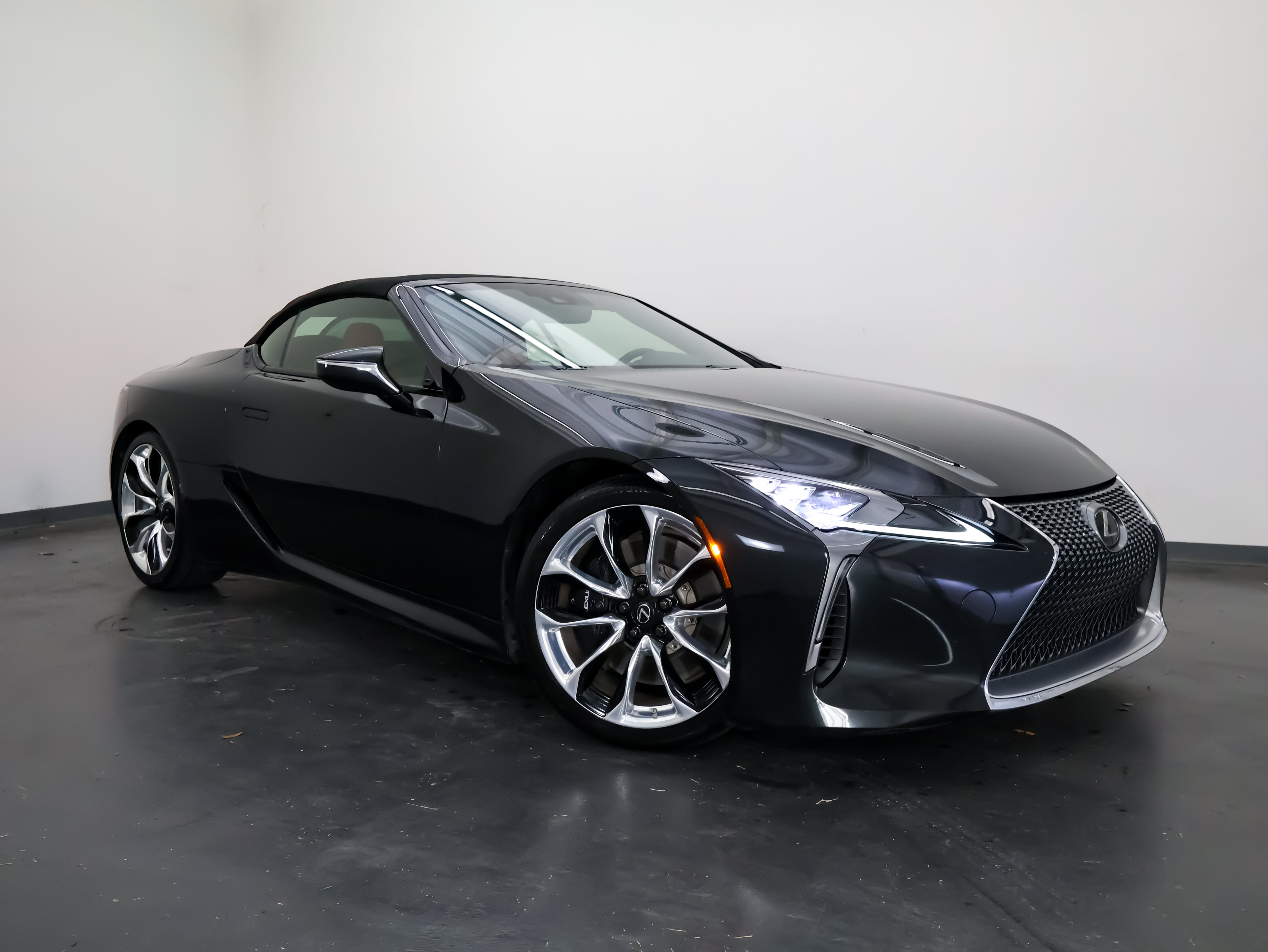 Used 2021 Lexus LC 500 Convertible w/ Touring Package RWD image 2