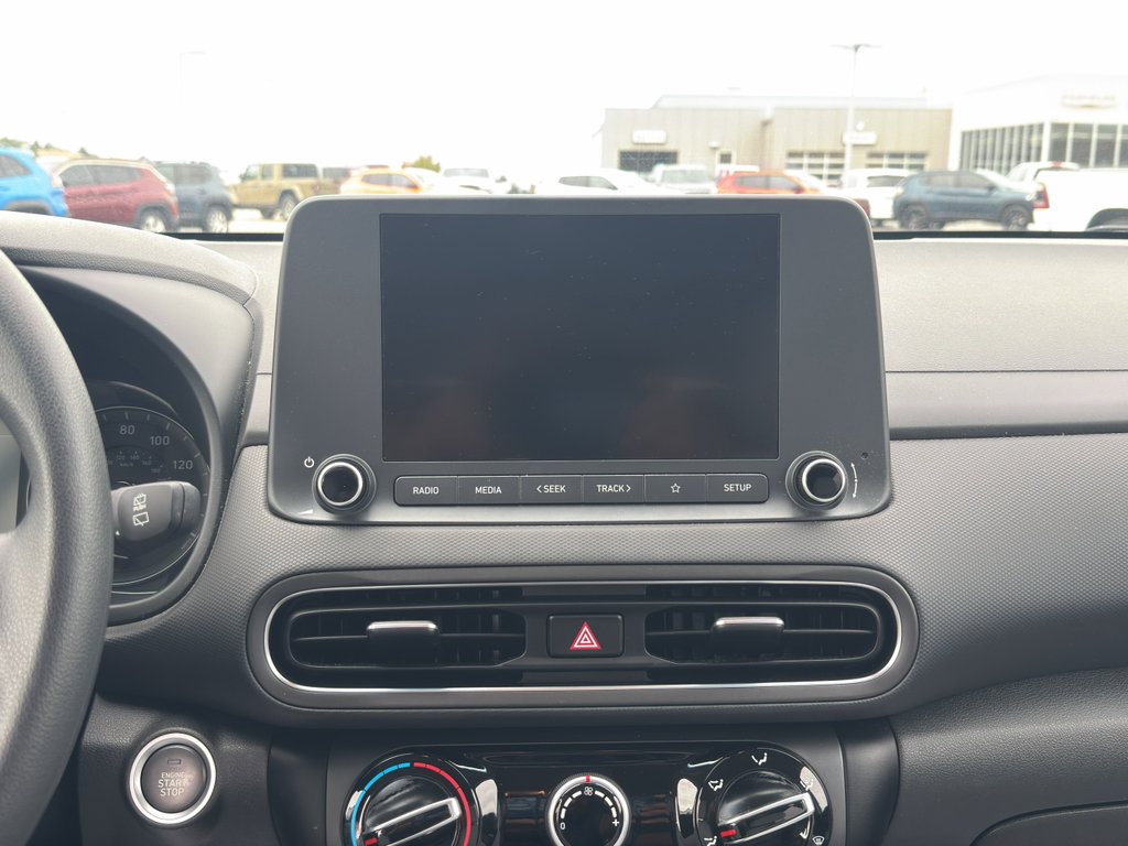 Used 2023 Hyundai Kona SEL AWD/4WD image 16