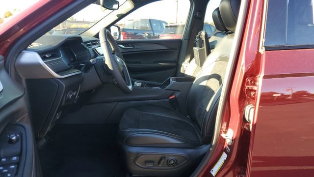 Certified 2024 Jeep Grand Cherokee L Altitude image 4