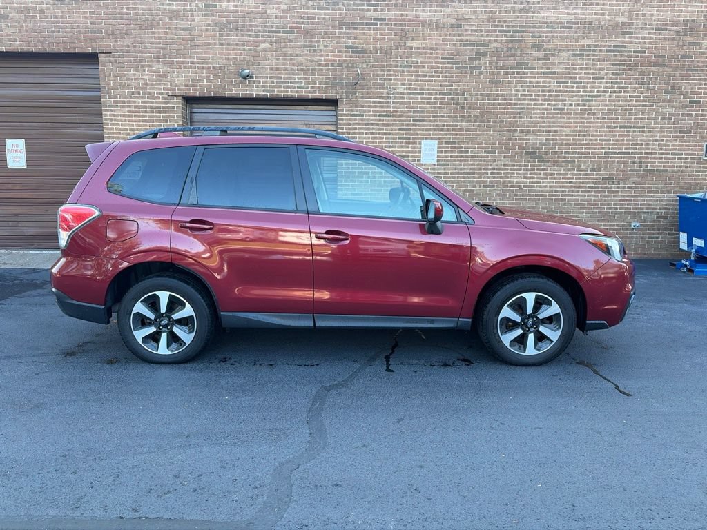 Used 2018 Subaru Forester 2.5i Premium AWD/4WD image 6